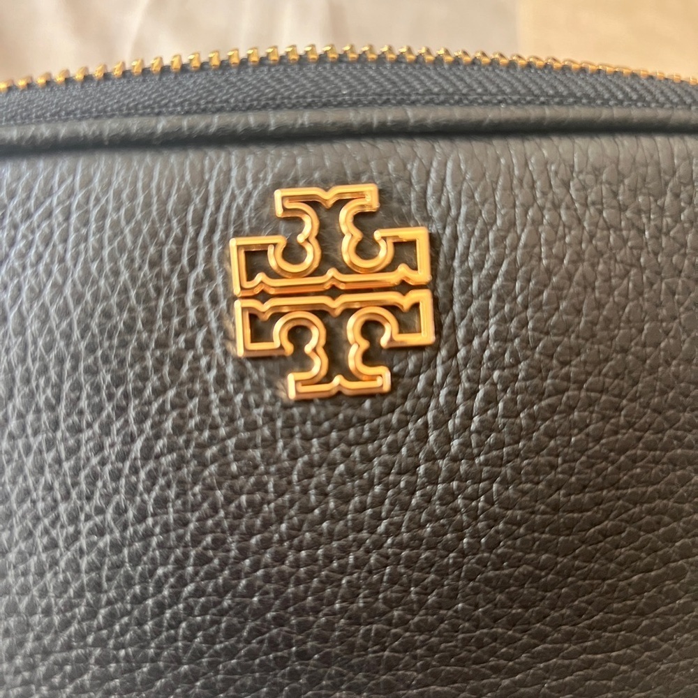 TORY BURCH• Britten Black Leather Camera Bag with Gold Logo - Picture 9 of 13